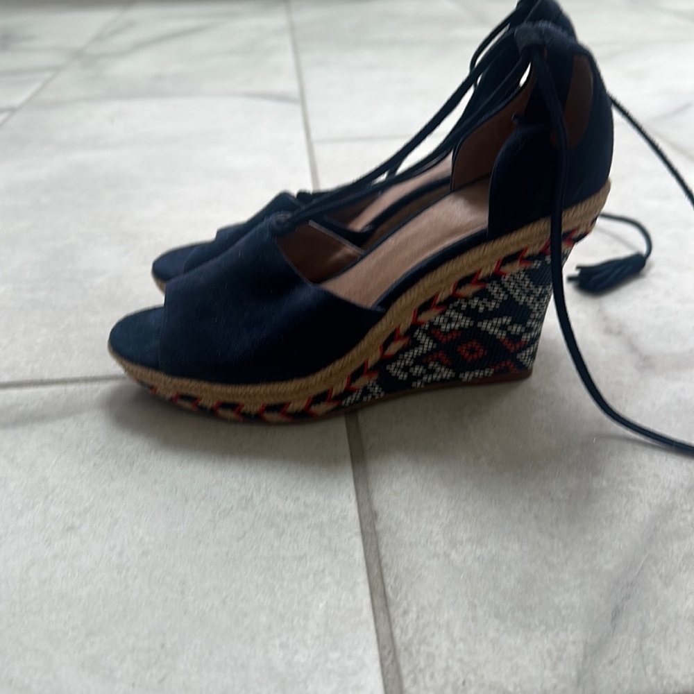 Cabi- women’s wedge size 6. Navy with pattern wedge. Worn once time.